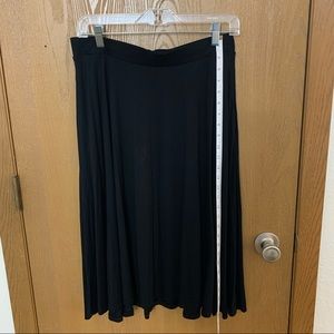 ModCloth L women’s black a line skirt w/ pockets